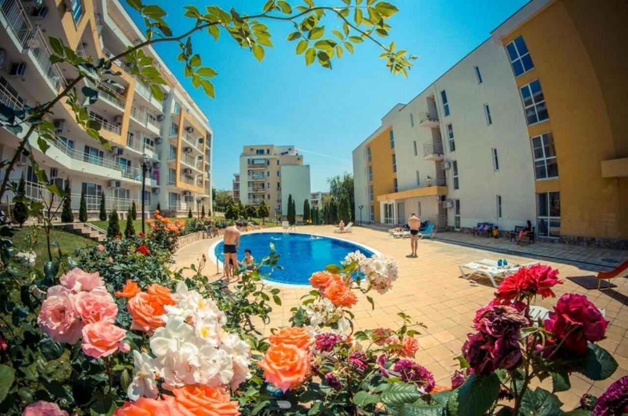Fort Noks - Menada Apartments Szveti Vlasz Kültér fotó